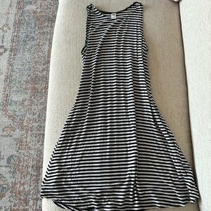 Old navy sleeveless shift dress, size small, black and white strips